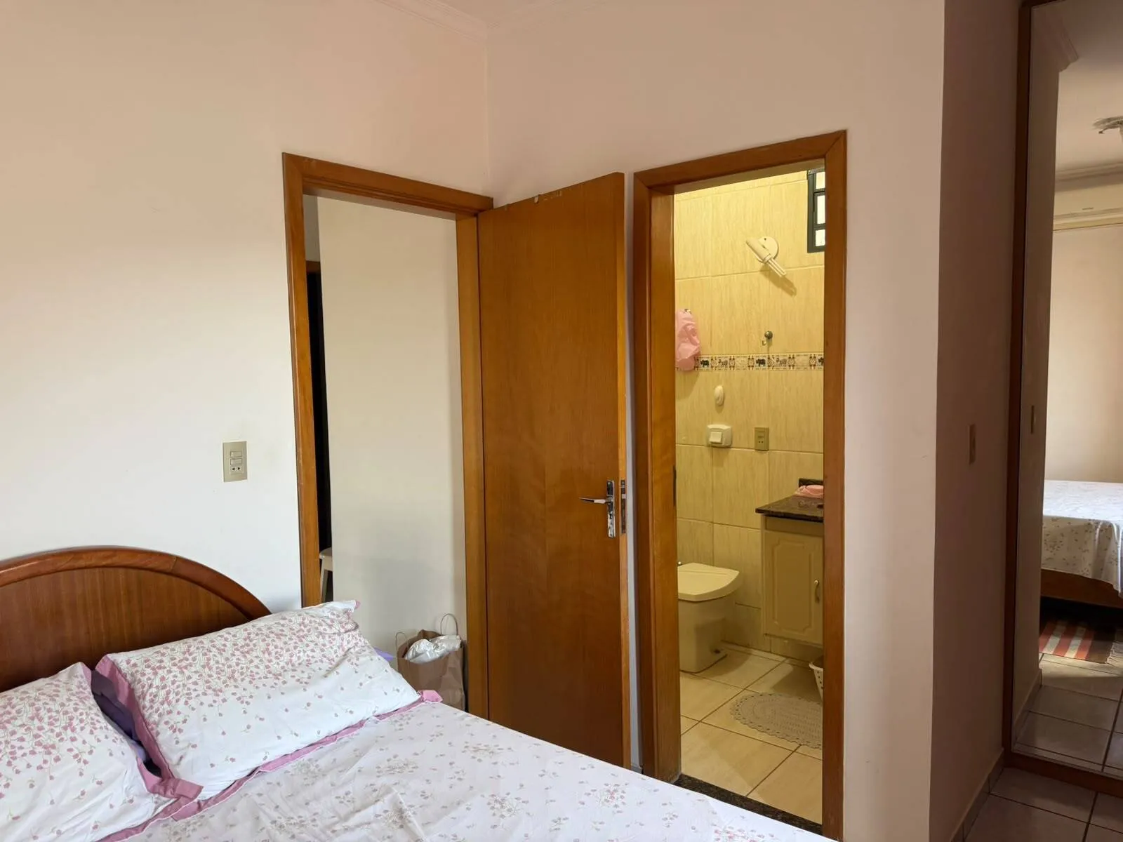 Imagem Sobrado 3 quartos sendo 1 suíte Bairro Coophema