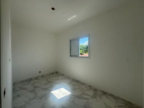 Imagem Lindo sobrado de 3 dormitórios, incluindo uma suíte, está localizado no desejado Condomínio Angela Residence, oferecendo um equilíbrio perfeito entre conforto, segurança e praticidade á venda na Imobiliaria Consulte Imoveis.