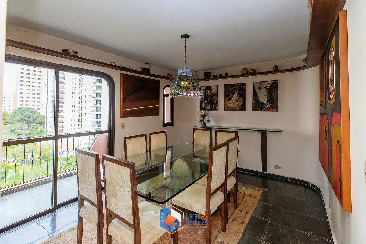 Imagem Apartamento para venda em Moema com 3 quartos, sendo 1 suíte, 210m²