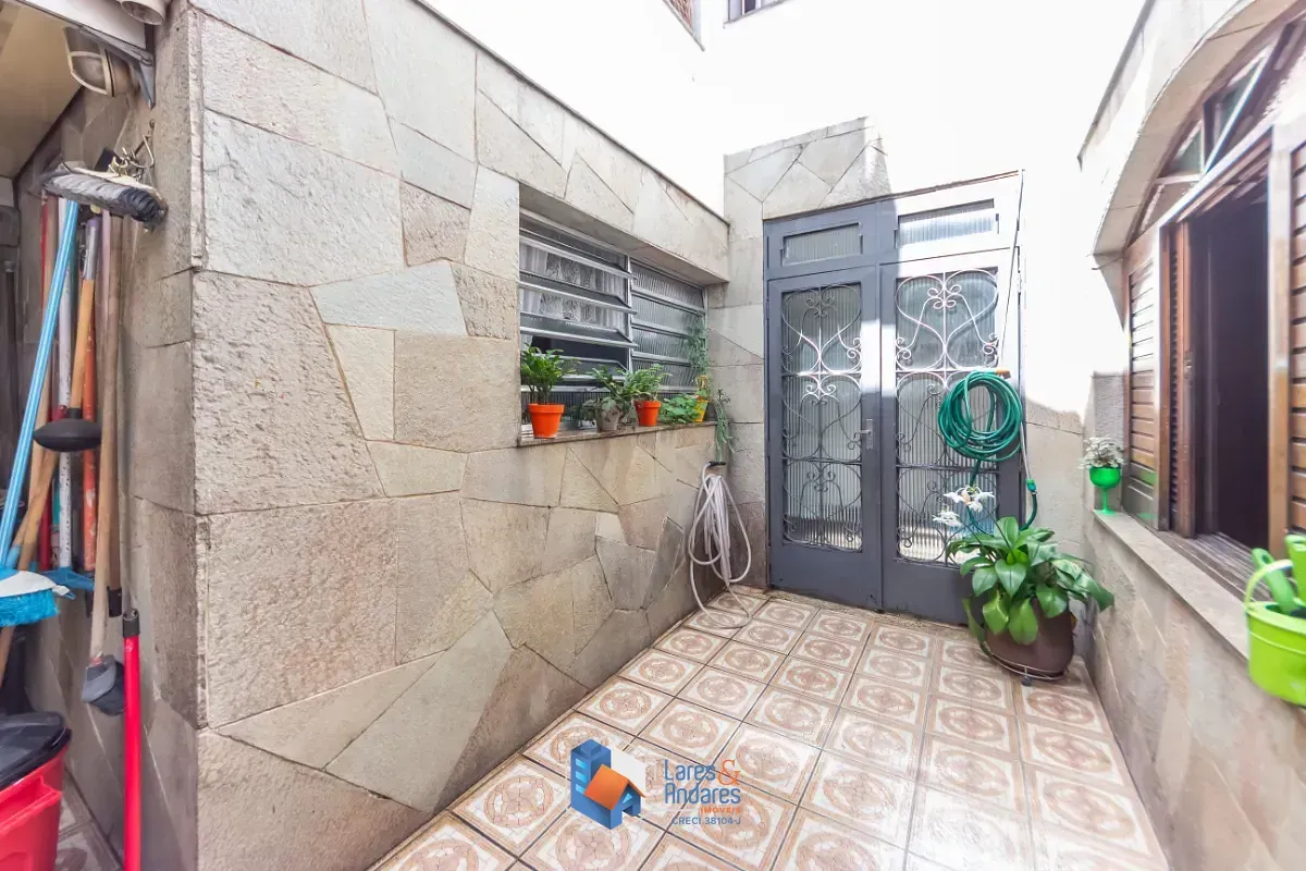 Imagem Sobrado para venda em Vila Guilherme com 4 quartos, sendo 2 suítes, 181m²