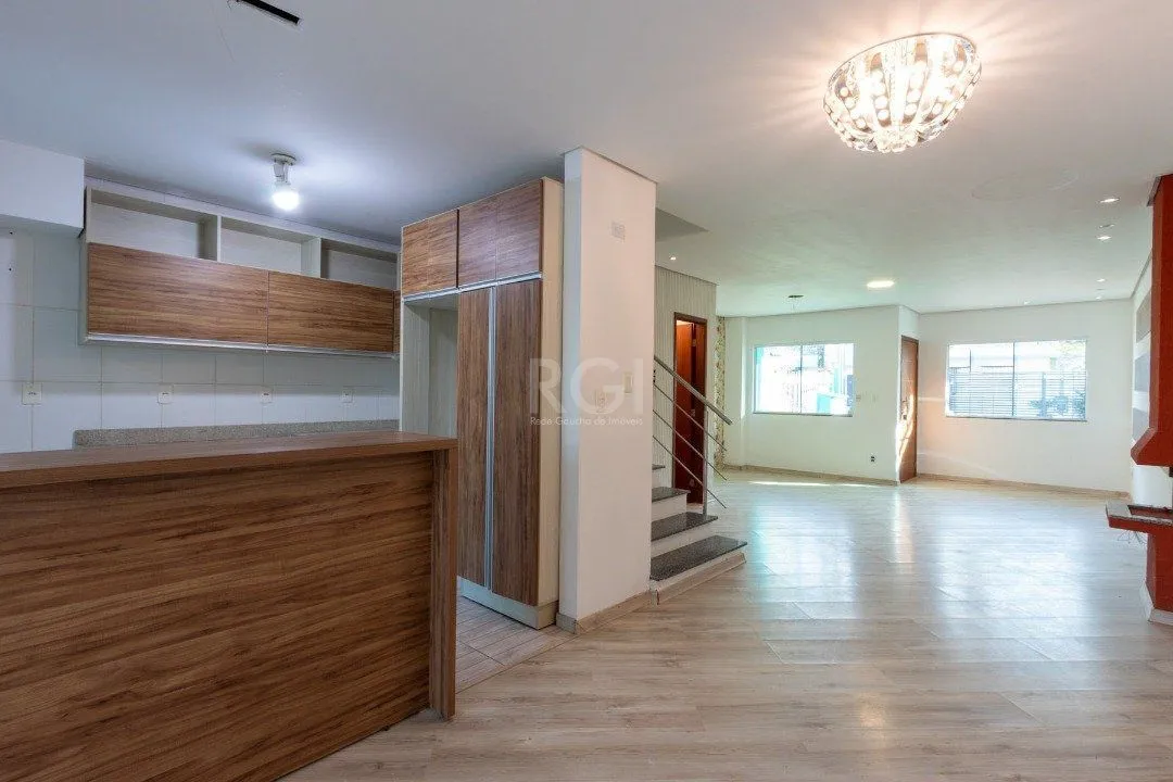 Imagem Casa para Venda - 178.4m², 3 dormitórios, sendo 1 suites, 2 vagas - Hípica