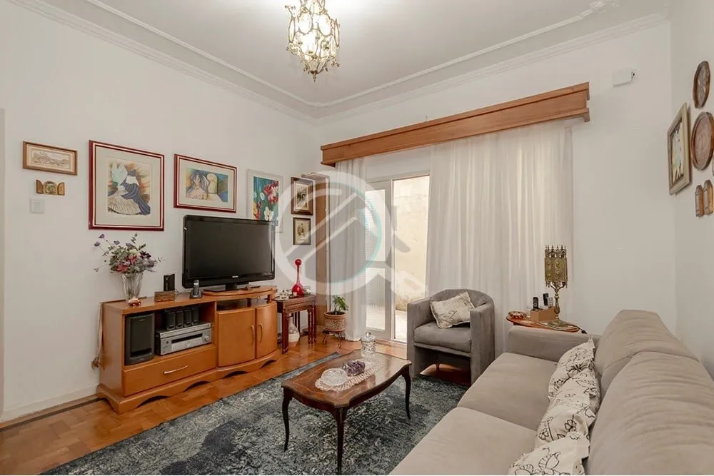 Imagem Excelente apartamento térreo localizado no bairro Menino Deus. Imóvel com 76m² distribuído em 2 ...