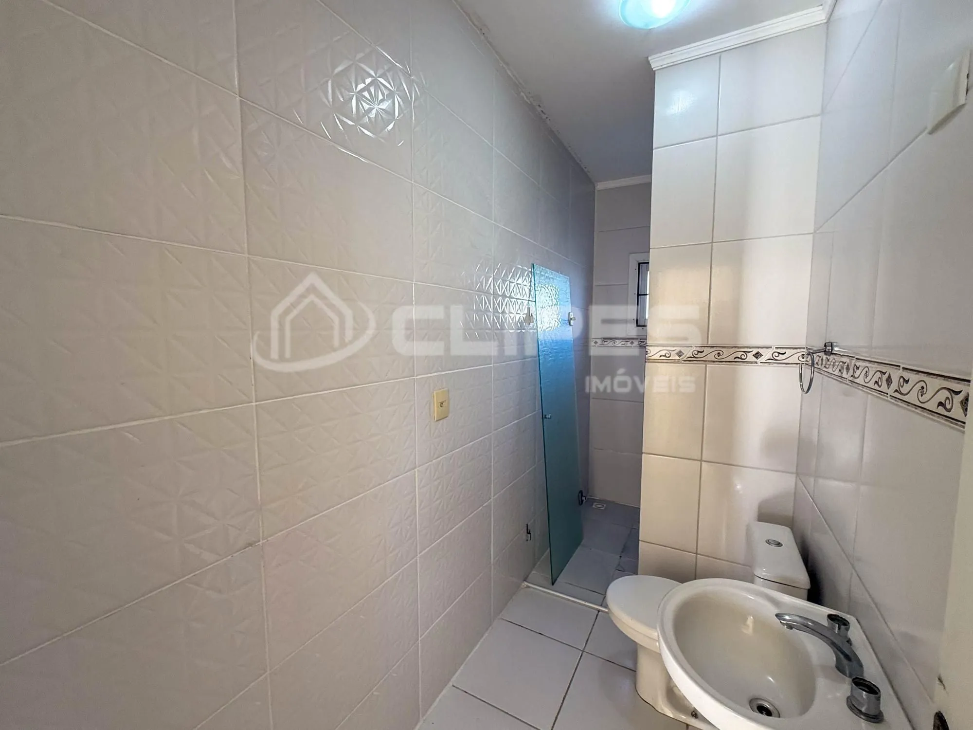 Imagem Sobrado para Venda - 140m², 3 dormitórios, sendo 1 suites, 2 vagas - Hípica