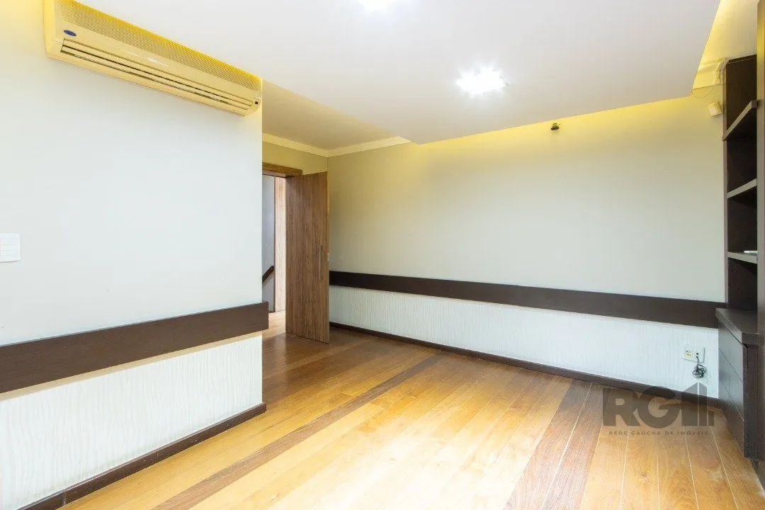 Imagem Excelente casa comercial com aproximadamente 300m² de área construída