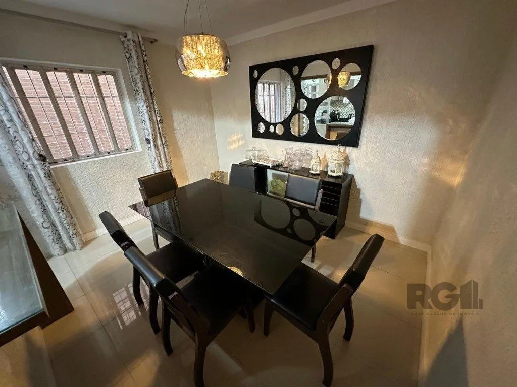 Imagem Casa de 160m² com 4 quarto no Bairro Farrapos