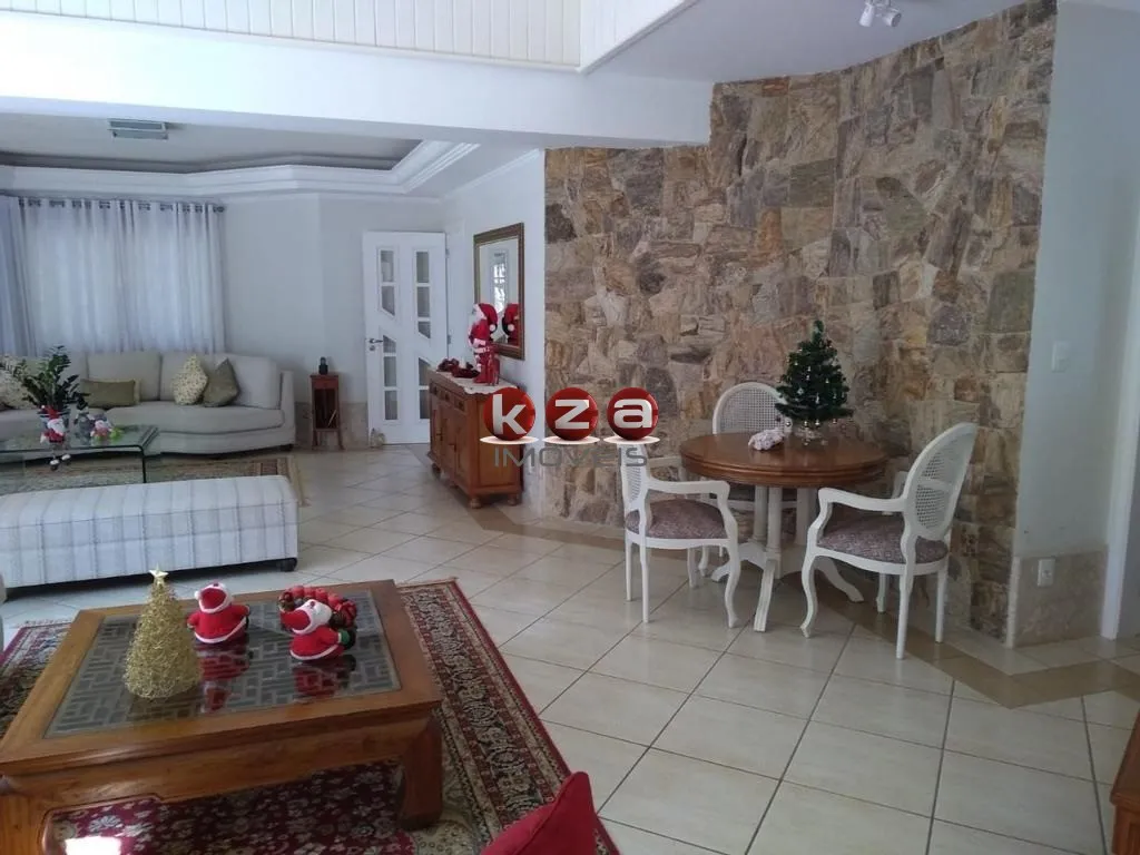 Imagem Imperdível Chácara à Venda em Valinhos-SP, 4 Quartos, 4 Suítes, 2 Salas, 6 Banheiros, 10 Vagas de Garagem, 240m² de Área!