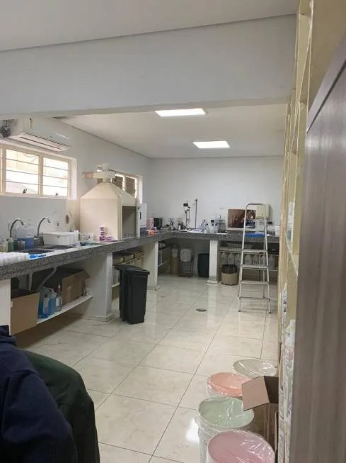 Imagem Aluga-se Galpão no Éden