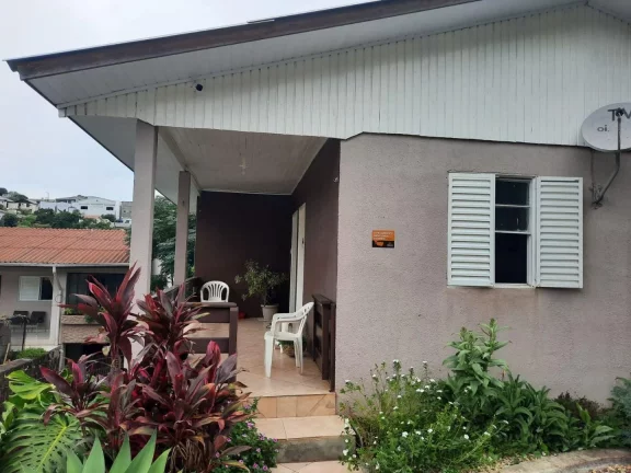 Imagem Casa para Venda em Concórdia, Industriários, 3 dormitórios, 2 banheiros