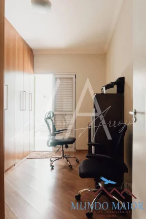 Imagem Casa com 3 Quartos e 4 banheiros à Venda, 190 m por R$ 750.000