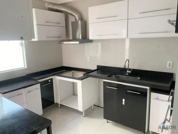 Imagem Casa Duplex com 3 Quartos à Venda na praia do Morro - Guarapari/ES