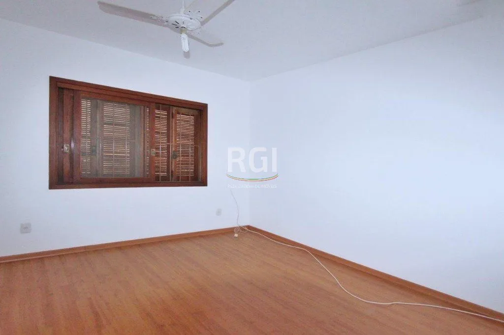 Imagem Casa para Venda - 185.29m², 4 dormitórios, sendo 2 suites, Teresópolis