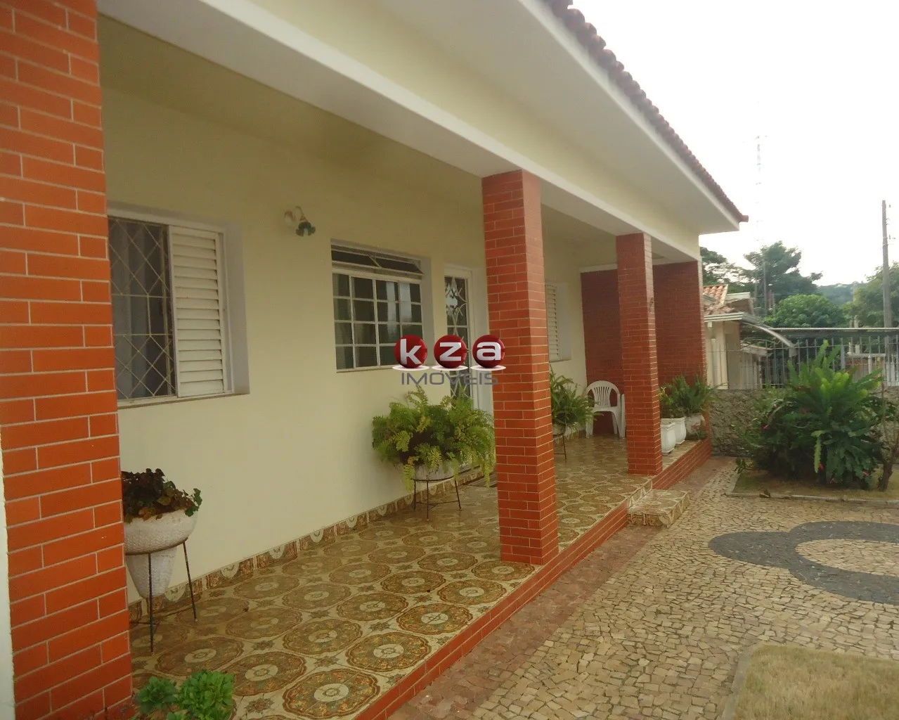 Foto do imóvel Casa de 3 quartos na Vila Angeli, Valinhos-SP: 159m², 2 banheiros. Agende sua visita!