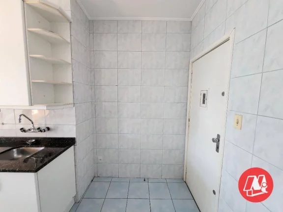 Imagem Morano vende próximo Hospital de Clinicas, 3 dormitórios com vaga.