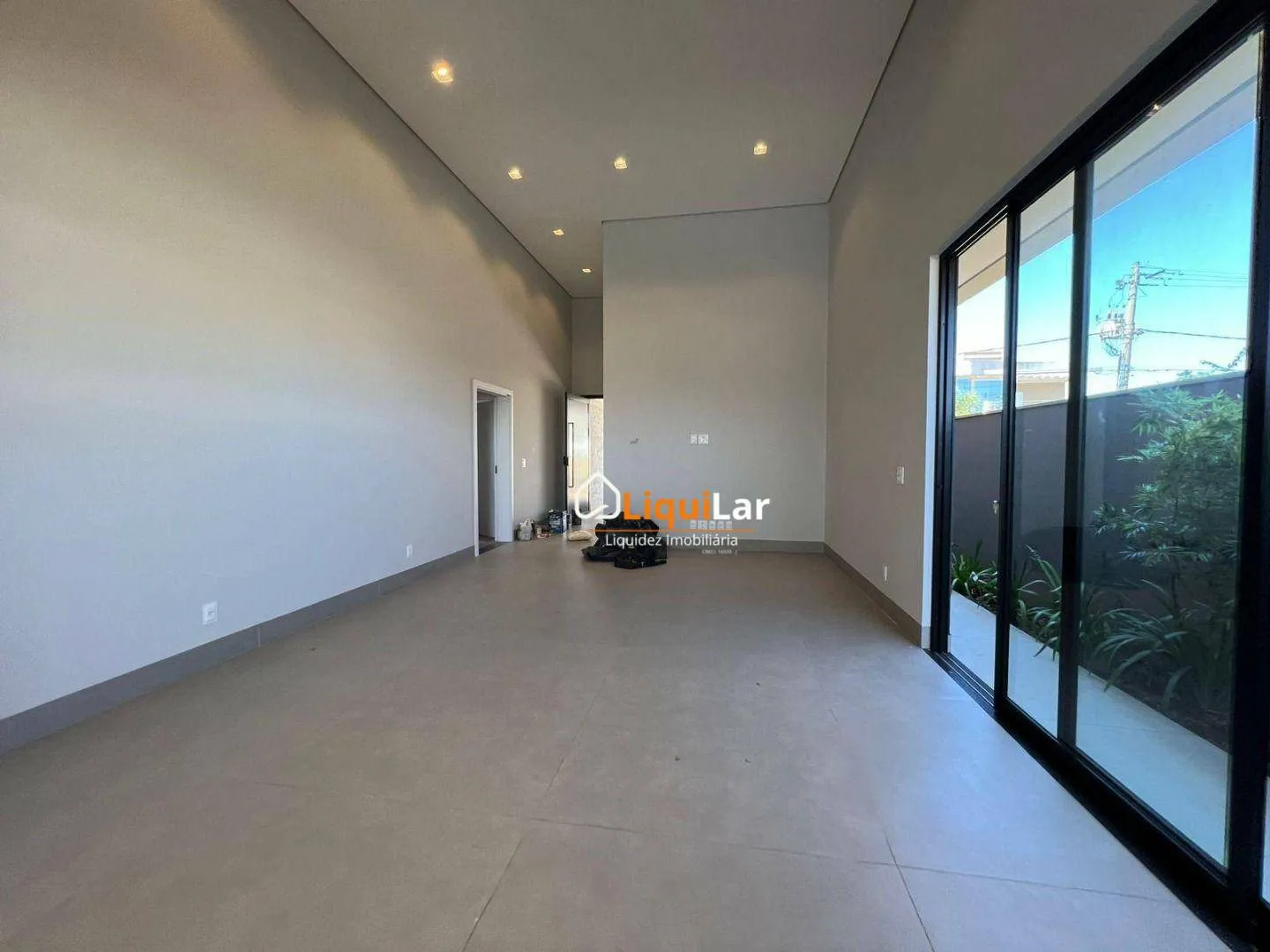 Imagem Casa Térrea de Alto Padrão com 3 Suítes, Espaço Gourmet e Piscina Aquecida
