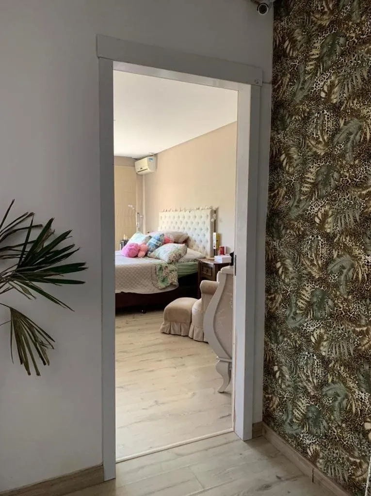 Imagem Sobrado para Venda - 300m², 3 dormitórios, sendo 2 suites, 1 vaga - Hípica Jardins Do Prado