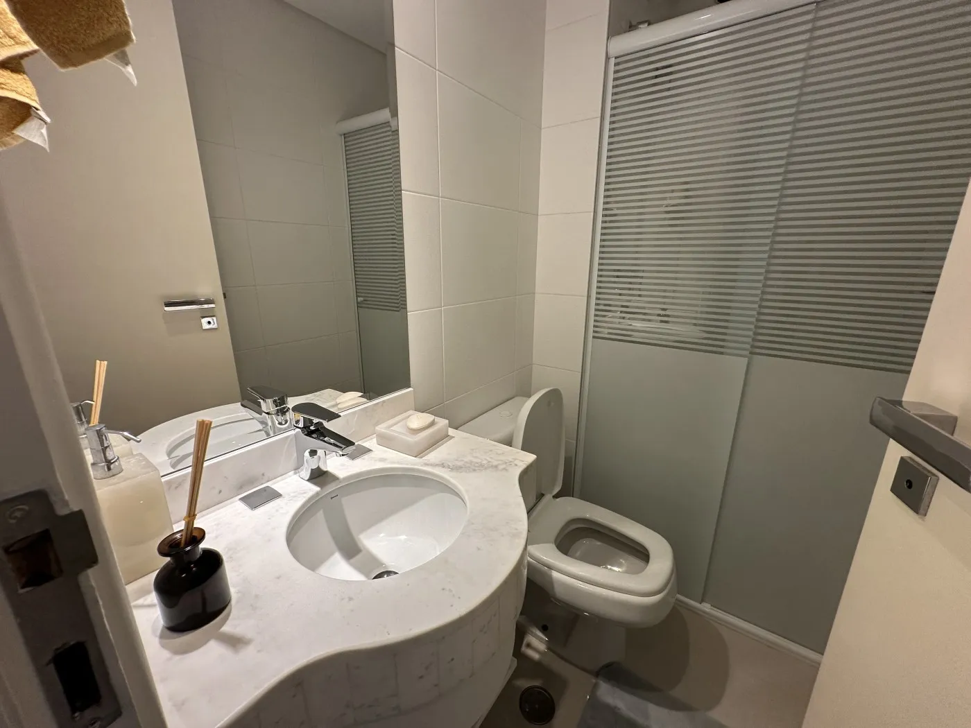 Imagem Apartamento para Locação, Centro, 4 dormitórios, 3 suítes, 4 banheiros, 2 vagas
