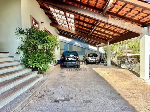Imagem Linda casa à venda em condomínio na Graja Viana