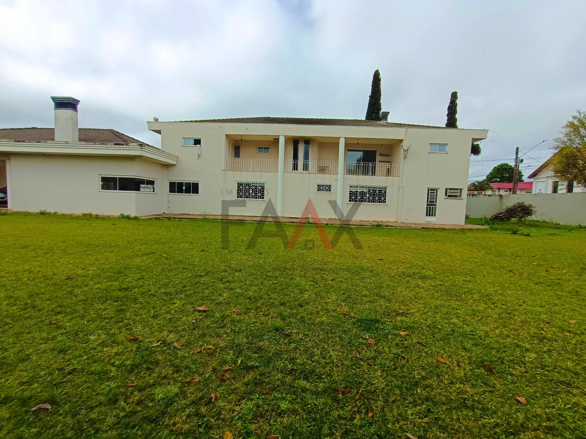 Imagem Sobrado com 9 dormitórios à venda,1000.00 m , CENTRO, GUARAPUAVA - PR