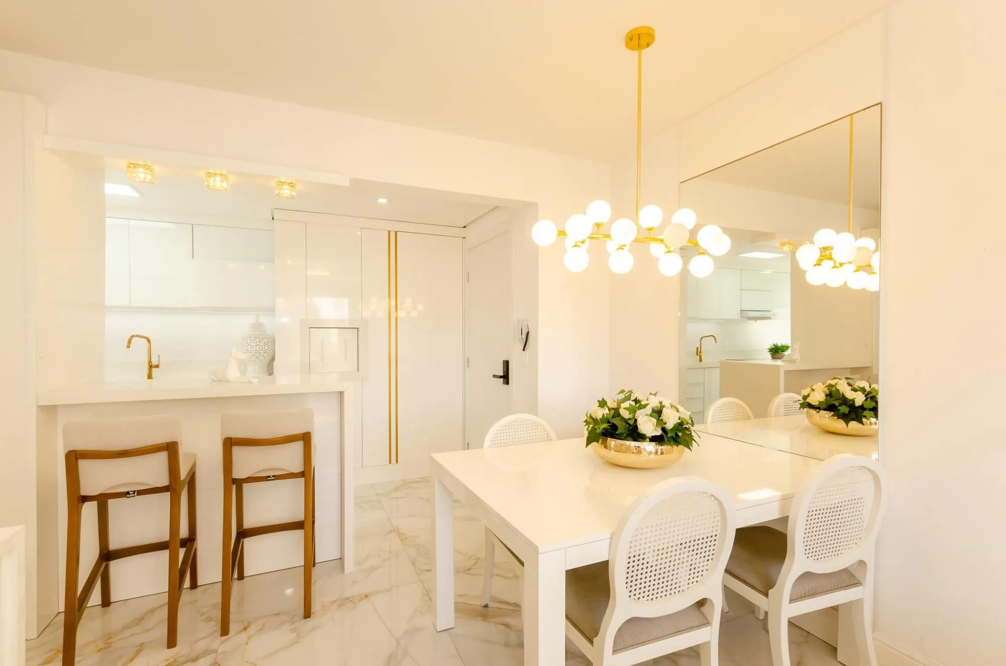 Imagem Emílio 111 Boutique Residences Apartamento de 1 Dormitório no Bairro Três Figueiras