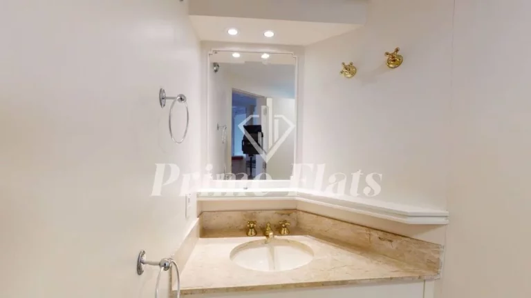 Imagem Flat disponível para venda no Golden Tower Residence no Itaim, com 40m², 1 dormitório e 1 vaga de garagem