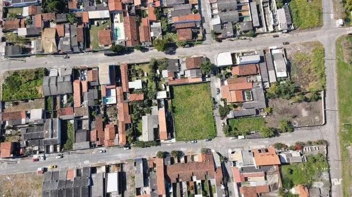 Imagem Terrenos Planos à Venda no Bairro Jardim Regina, Próximos à Rodovia Presidente Dutra, Com Excelente Localização e Documentação Regularizada