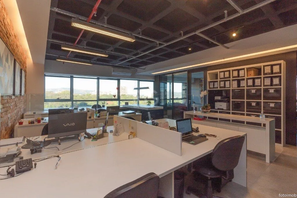 Imagem Conjunto/Sala para Venda - 106.57m², 0 dormitórios, 2 vagas - Petrópolis