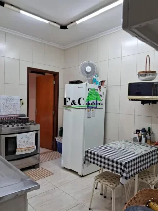 Imagem Casa para Venda em Mogi Mirim, Jardim Itapema, 2 dormitórios, 2 banheiros, 2 vagas