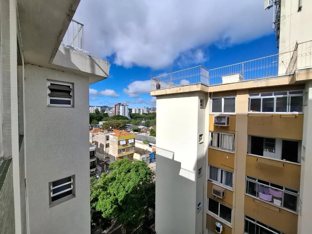 Imagem Apartamento à venda 2 quartos com vaga reformado na Cidade Baixa Porto Alegre