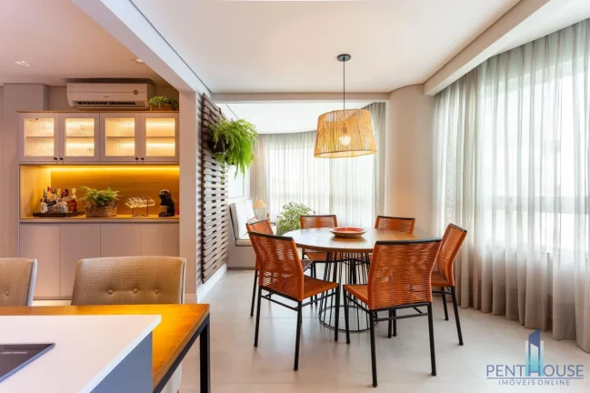 Imagem Apartamento Quadra Mar para Venda em Balneário Camboriú, CENTRO, 2 dormitórios, 1 suíte, 3 banheiros, 2 vagas