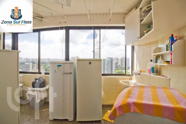 Imagem Apartamento à Venda Em Moema Com 3 Dormitórios Sendo 1 Suíte e 2 Vagas