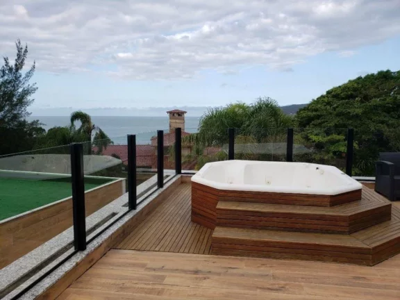 Imagem Imperdível casa à venda em Garopaba-SC, bairro Morrinhos: 4 quartos, 4 suites, 2 salas, 5 banheiros, 4 vagas, 322m².