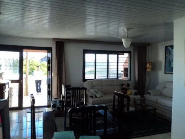 Imagem Casa para Venda - 450m², 3 dormitórios, 1 vaga - Floresta