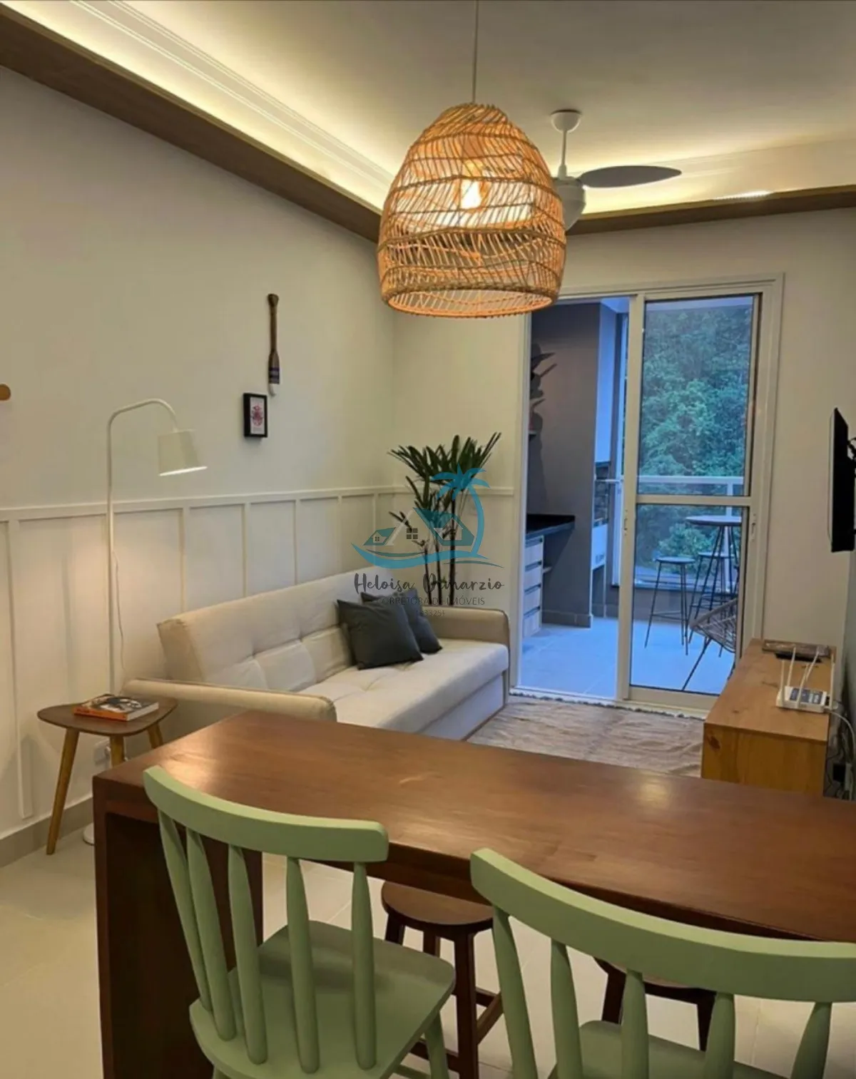 Imagem Apartamento mobiliado, com 2 dormitórios a venda em Ubatuba a 150 metros da Praia do Perequê Açu.