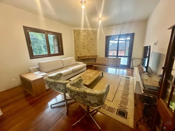 Imagem Ótima casa com 4 Suítes, Piscina e Vista para o Mar no Centro de Florianópolis Localizada no cent...