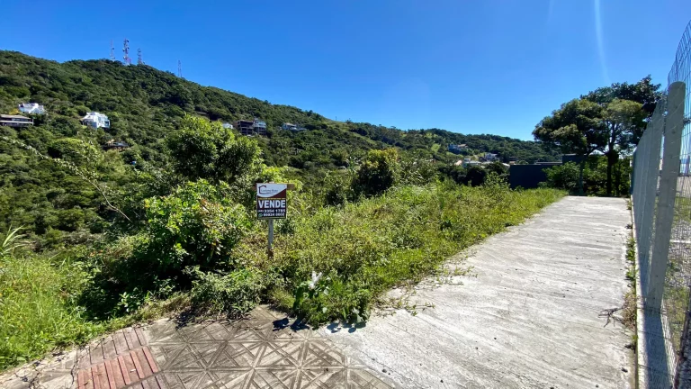 Imagem Terreno à venda em Garopaba-SC, bairro Ferraz, 810m² de área - Oportunidade única!