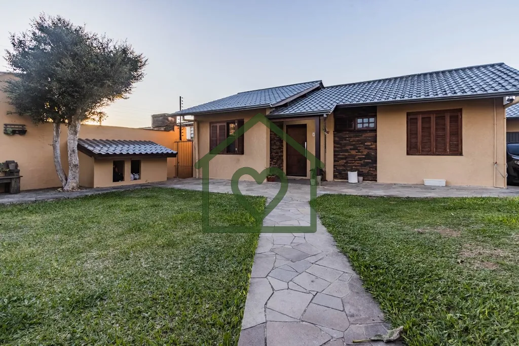 Imagem CASA EM CONDOMÍNIO ABERTO DE 271m² COM 3 DORMITÓRIOS (1 SUÍTE MASTER), 3 BANHEIROS, 2 SALAS DE E...