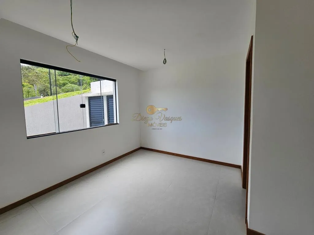 Imagem Casa em Condomínio para Venda em Teresópolis / RJ no bairro Golfe