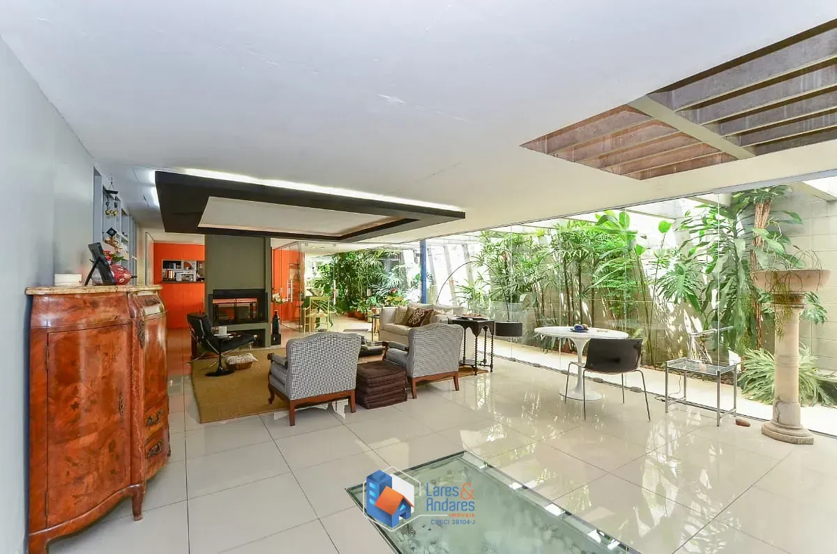 Foto do imóvel Casa para venda em Brooklin com 3 quartos, sendo 1 suíte, 367m² em Rua Emboabas