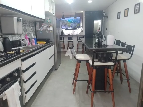 Imagem Sobrado Residencial à venda com 4 dormitórios e piscina na Ponta da Praia em Santos/SP