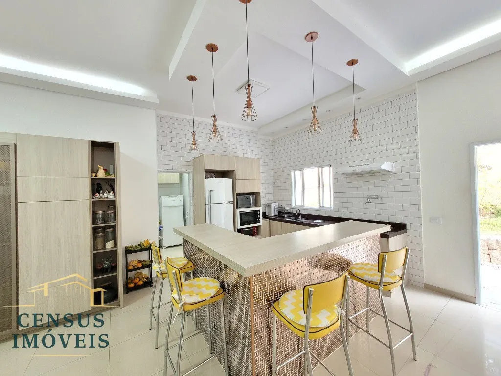 Foto do imóvel: Imperdível: Casa em Condomínio à Venda em Vinhedo-SP, 3 Quartos, 1 Suíte, 3 Salas, 3 Banheiros, 5 Vagas e 253m²! em Condomínio Vale da Santa Fé
