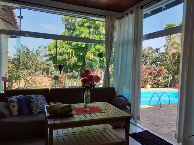 Imagem Troco casa no Condomínio Village Ipanema I, em Aracoiaba da Serra