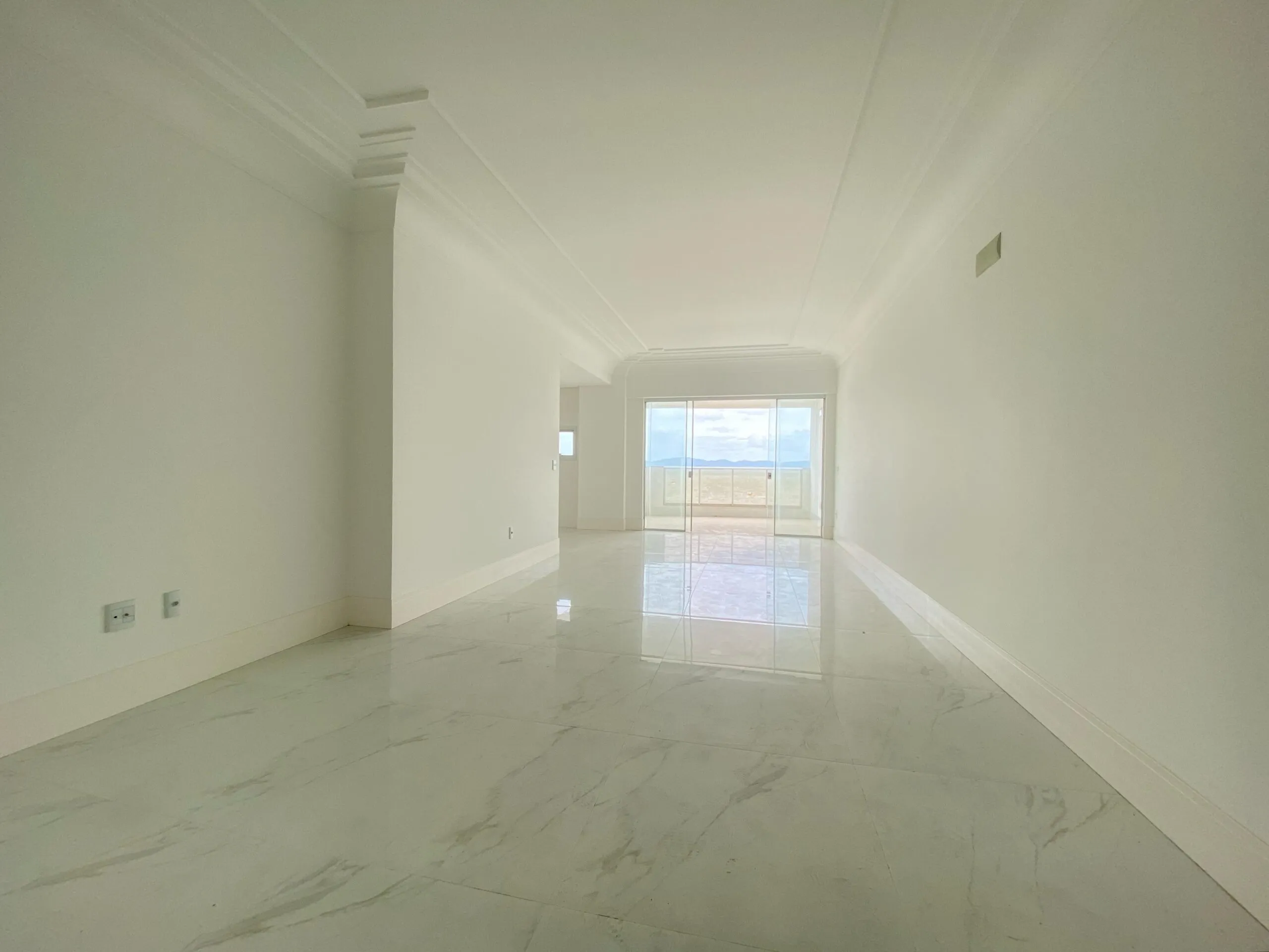 Imagem Apartamento com vista para o mar à venda com 200m2 por R$ 6.500.000,00