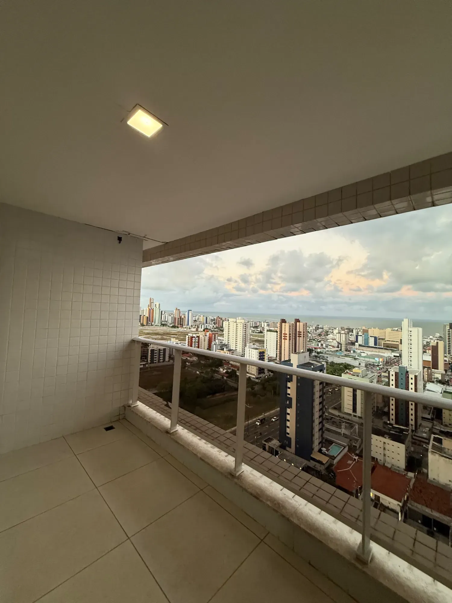 Foto do imóvel Apartamento com 3 Quartos à Venda ou Locação, 121 m² em Manaíra, João Pessoa - PB