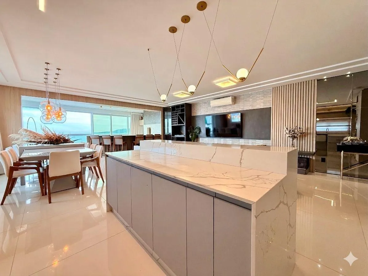 Imagem Apartamento com vista para o mar à venda com 200m2 por R$ 9.300.000,00