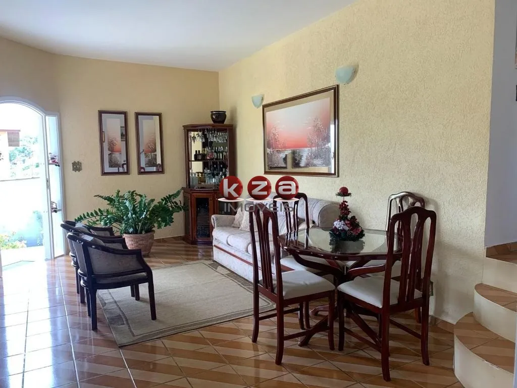 Imagem Imperdível oportunidade: Casa à venda em Vinhedo-SP, Condomínio Recanto Florido, 3 suítes, 3 salas, 4 banheiros, 2 vagas, 321m².