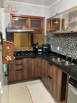 Imagem Oportunidade - Casa em condomínio - 3 dorms.