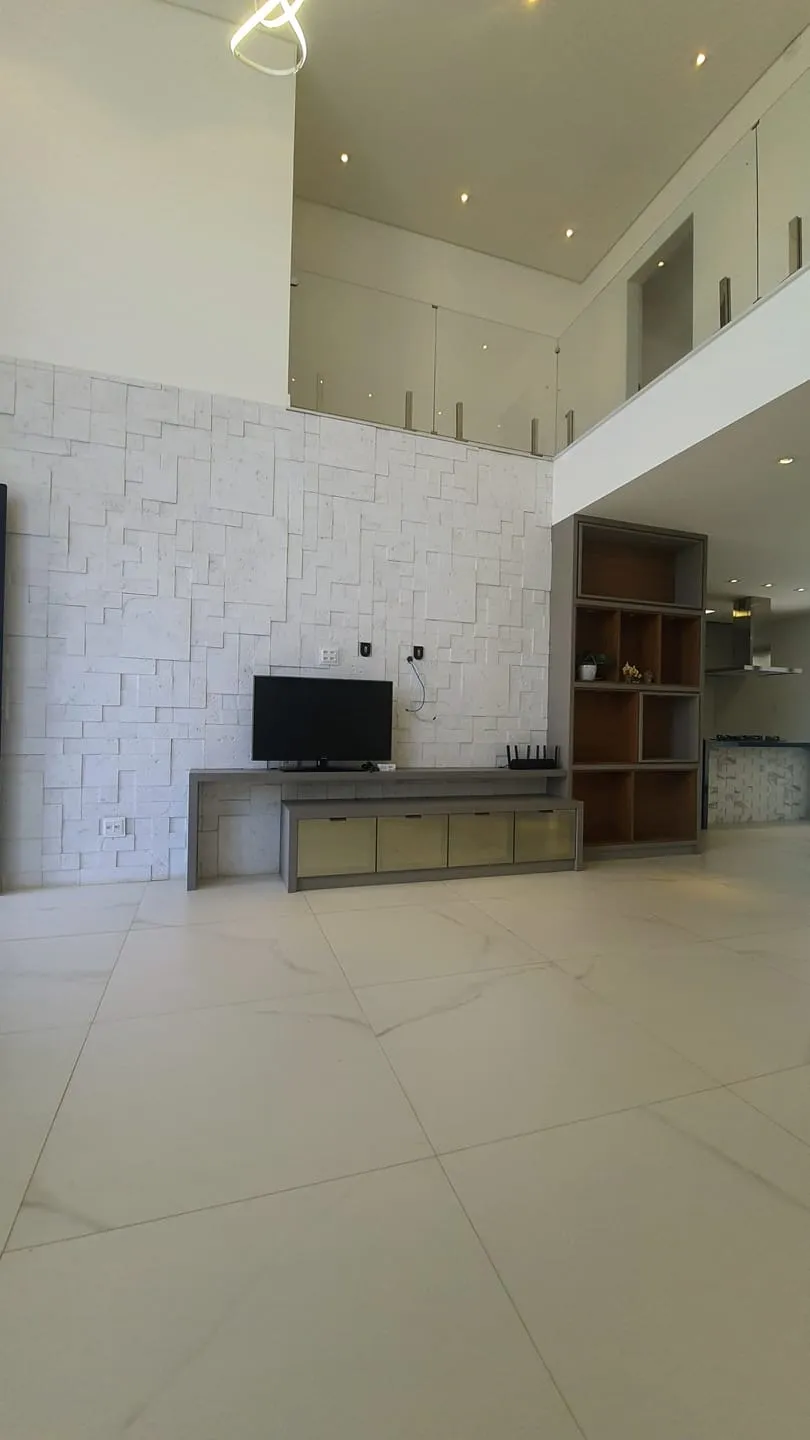 Imagem Casa à venda 3 Quartos, 2 Suites, 2 Vagas, 300M², Piracangaguá, Taubaté - SP | Condomínio Ouroville