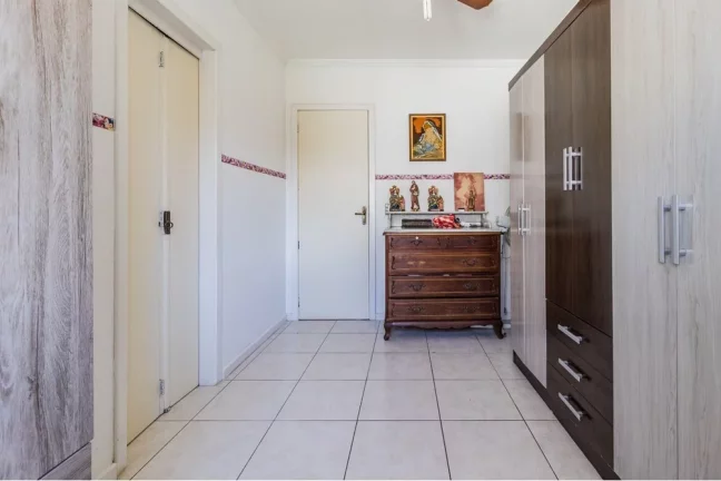 Imagem Casa para venda no bairro Guarujá em Porto Alegre