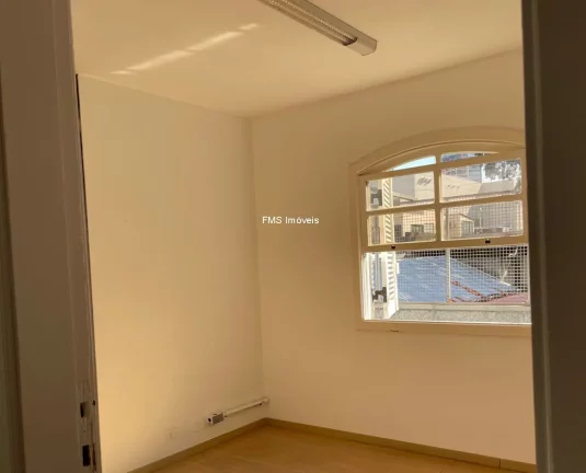 Imagem Edifício Comercial na Vila Olímpia: 296m², 2 Vagas - Venda ou Locação em SP