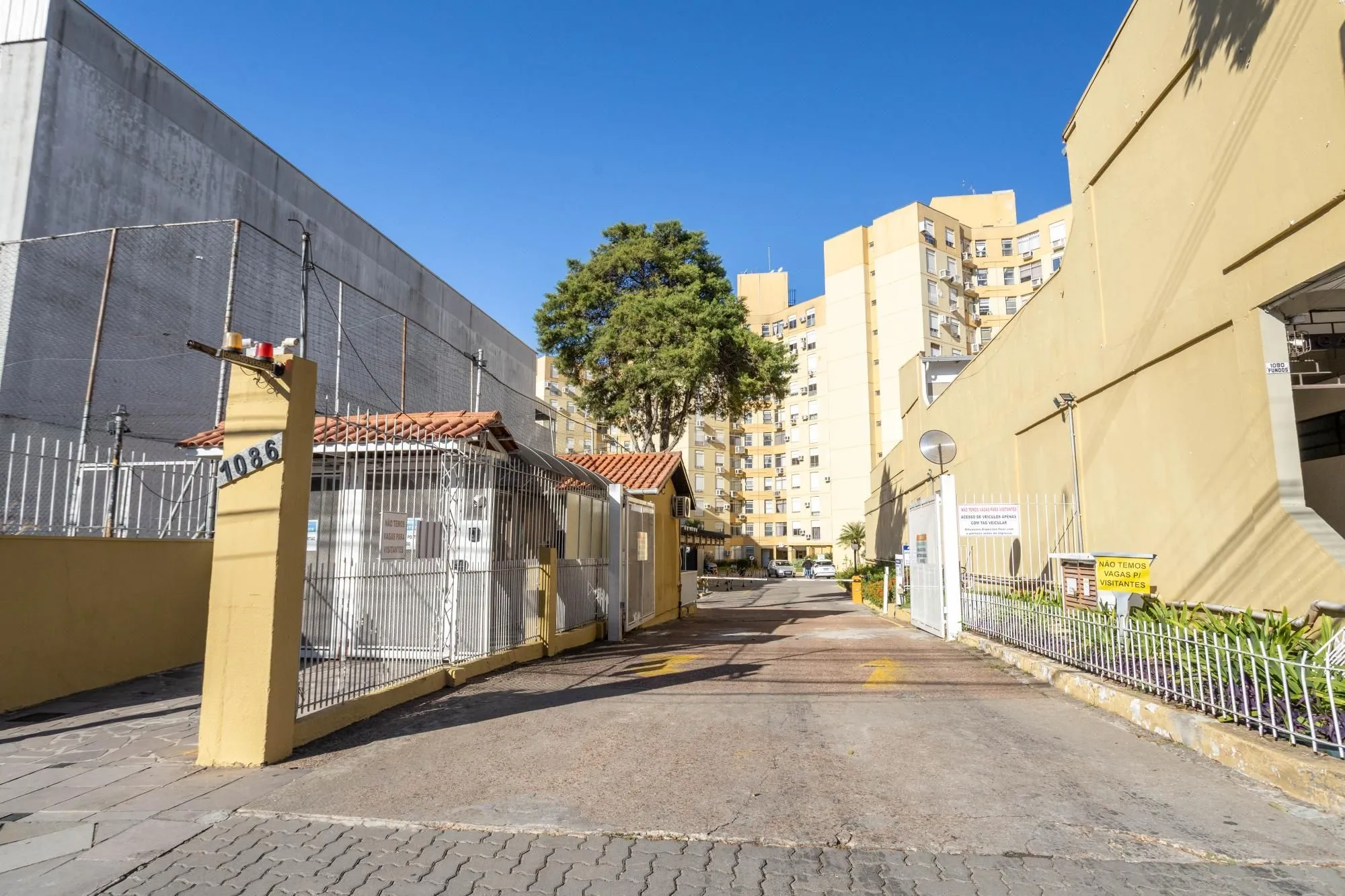Imagem APARTAMENTO 2 DORMITÓRIOS MOBILIADO, NA WENCESLAU ESCOBAR TRISTEZA PORTO ALEGRE